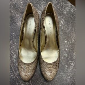 Anne Klein Taupe Snakeskin Heels NWT